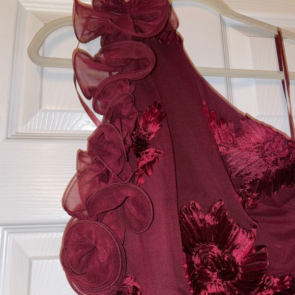 ♥️Elegant Burgundy Floral Dress♥️ - Picture 7 of 8